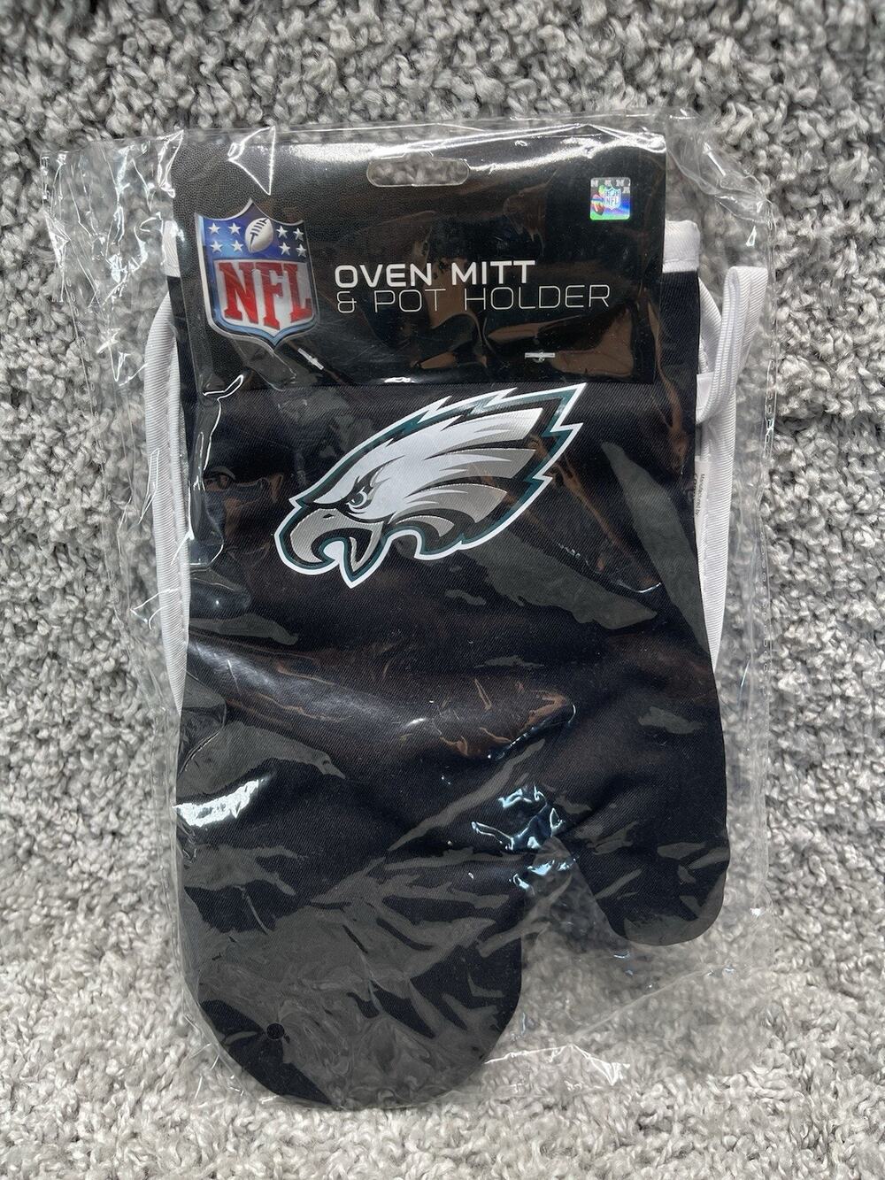 NFL Philadelphia Eagles Team Oven Mitt Pot Holder Black Logo Brand New Tags